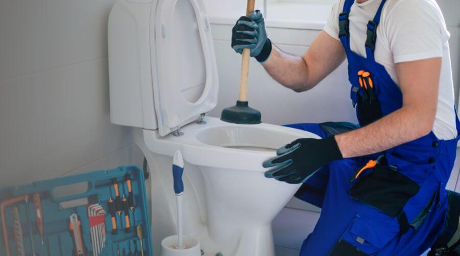 Professional clogged toilet repair in Rosario, PR